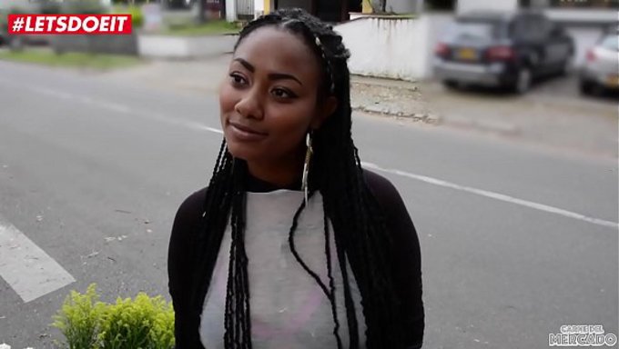 Colombiana Negra Es Recogida Y Follada