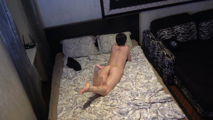 Anna, La Chica Checa, Continúa Las Aventuras En Su Cama En Calidad 4k