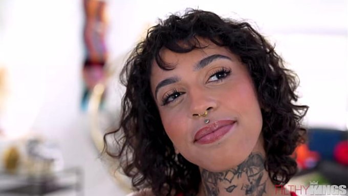 Primera Escena Anal Con Ravyn Alexa Y Don Sudan, Un Video Intenso Al Estilo Entrevista.