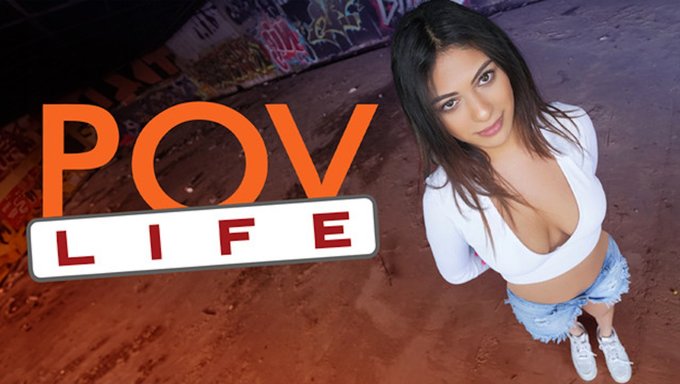 Sesión Pov Intensa De Reyna E Ike Con Primeros Planos Y Arcadas. ¡no Te Pierdas Esta Escena Caliente!