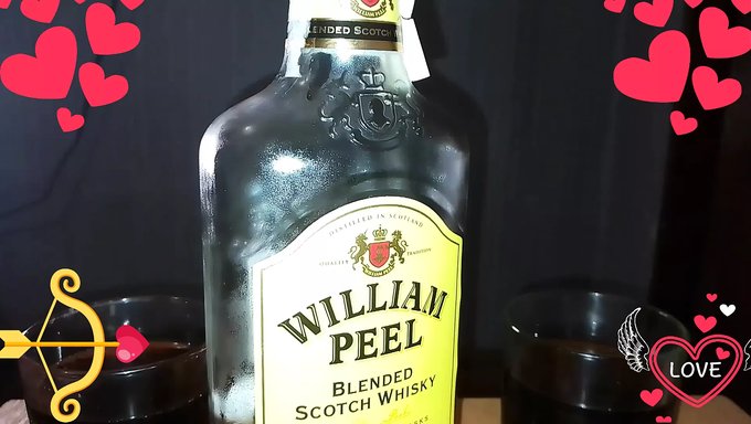 Experimenta El Placer Supremo Con El Trío Del Día De San Valentín De Angelove.