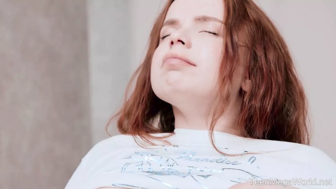 Linda Chica Se Masturba Mientras Estudia En Clase