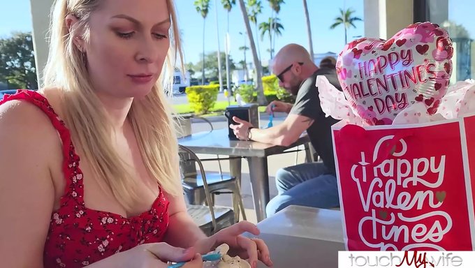 Una Experiencia De Hotwife Con Un Extraño Al Azar Y Un Final Con Creampie.