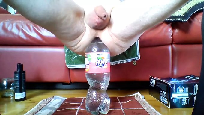 Transexual Con Gran Culo Es Fisting Y Jugueteada En Un Video En Solitario