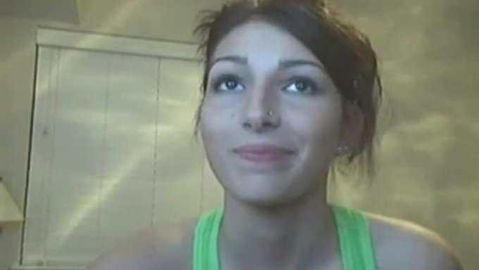 Linda Masturbación Casera De Chica Amateur Con Un Dildo
