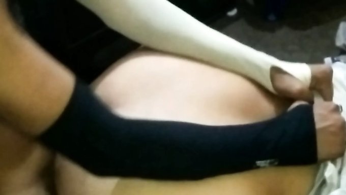 La Milf India Anita Es Follada En Todas Las Posiciones