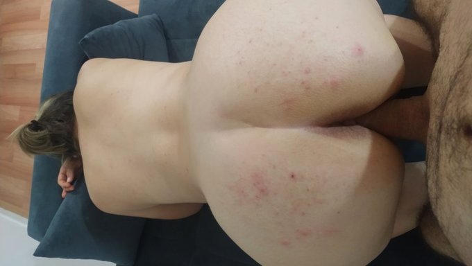 Mira Cómo Esta Esposa Cachonda Es Follada Por Su Amante