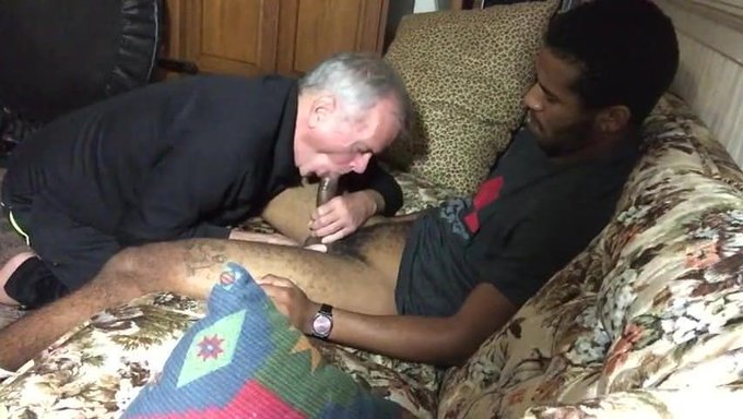 Chupadora Amateur Recibe Una Corrida En Este Video