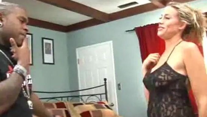 La Intensa Experiencia De Eyaculación De Kylie Worthy Con Un Repartidor De Pizzas