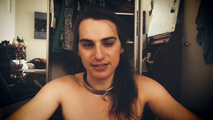 La Esclava Bdsm Esposada Jamietheslut Hace Una Garganta Profunda A La Polla De Tammy Cheeks