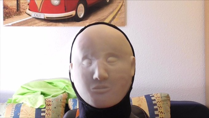 Experimenta La Sensualidad Del Blanco Con La Máscara De Weiss