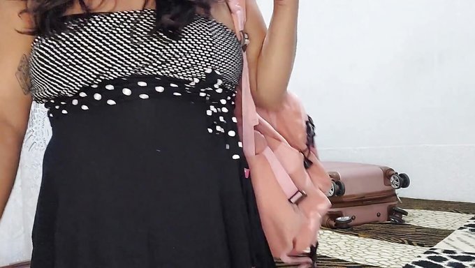 La Puta Brasileña De Gran Culo Se Masturba En Público
