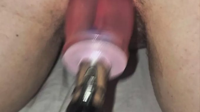 Hermanastra Experimenta Con Un Juguete Sexual Por Primera Vez