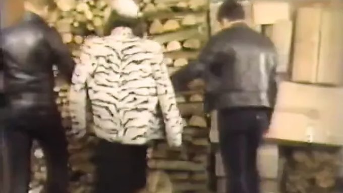 Orgías Lésbicas Con Cathy Stewart: Un Trío Retro