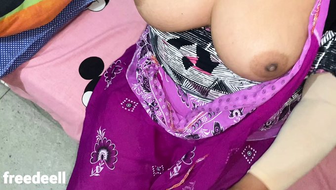 Los Big Boobs De La Bhabhi Rebotan Mientras Es Follada Por Un Chico Joven
