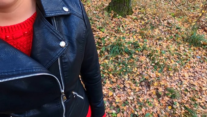 Estudiante Universitaria Atrapada Masturbándose En Público Y Hace Una Paja Arriesgada