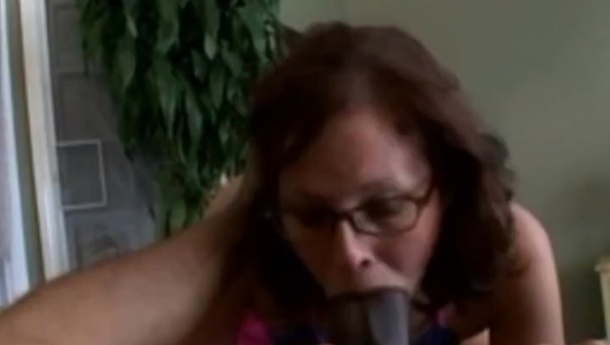 Milf Cougar Disfruta De Una Gran Polla Negra En Video Interracial