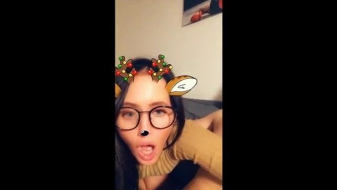 Mira A Bambi Dar Una Mamada Sensual En Este Vídeo Caliente