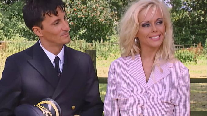 Kelly Trump En El Increíble Clásico Alemán Jeannie