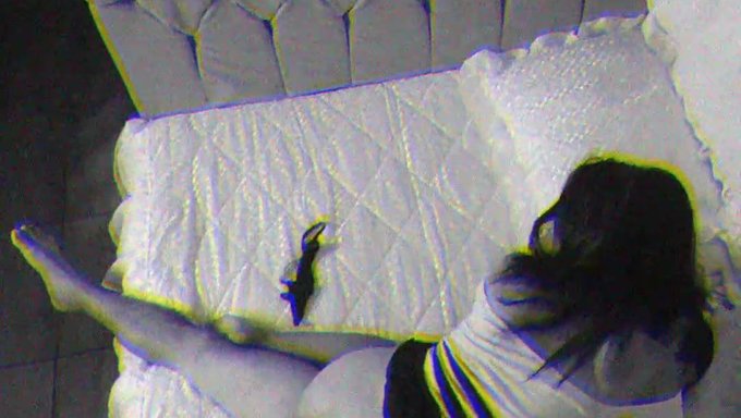 ¡mira A Esta Joven Hijastra Experimentar Un Orgasmo Caliente Y Satisfactorio!