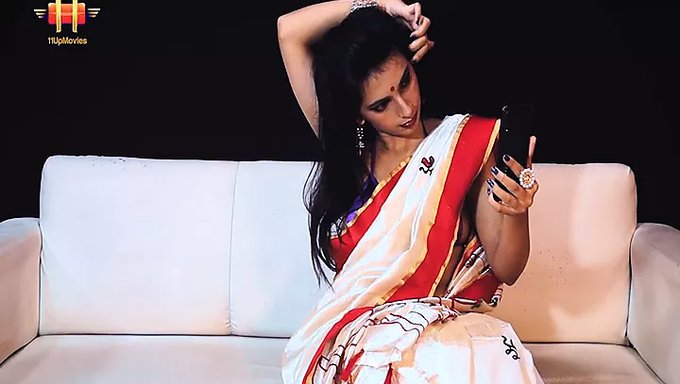 Joven Chica India Llega Al Orgasmo Con Dedos Sensuales