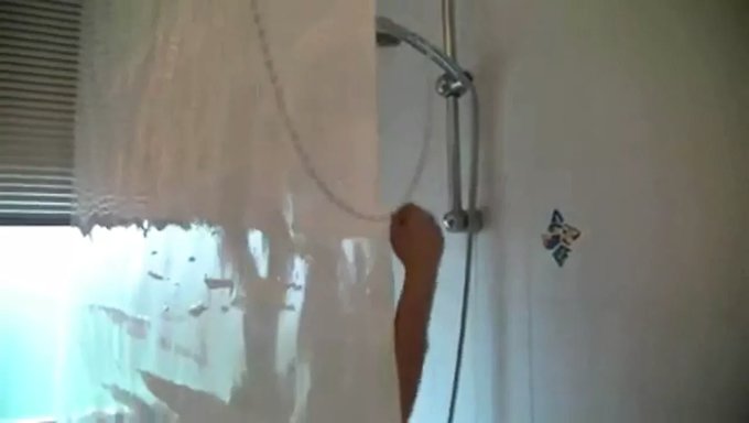 Grabación Íntima De La Ducha Del Encuentro Sexual De Una Pareja