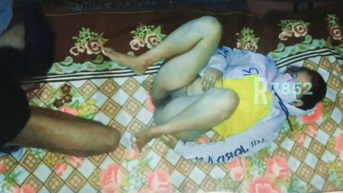 La Estudiante Universitaria Reetu Yadav De 18 Años Recibe Placer Oral En Su Culo Apretado