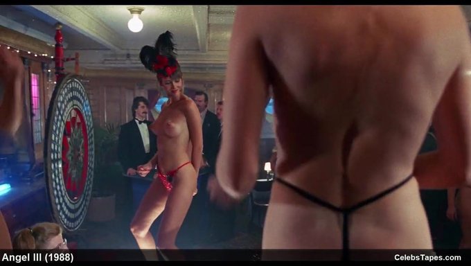 Chicas Vintage En Lencería Y Escenas De Striptease Desnudas