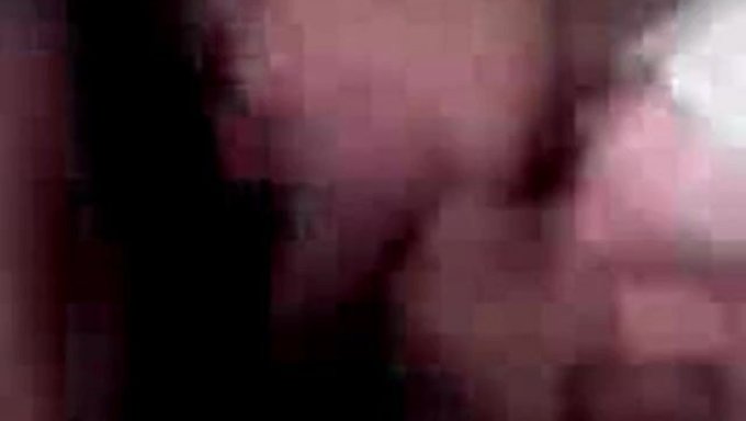 La Chica De Sri Lanka Se Pone Traviesa En Una Habitación Con Sus Dedos