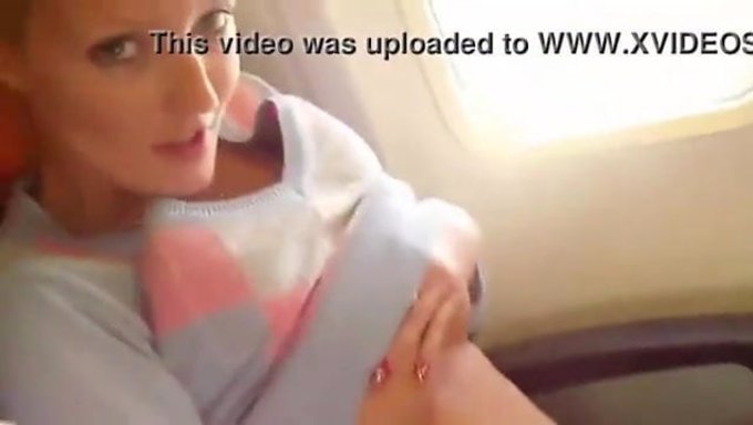 Asistente De Vuelo Encuentra Momentos Eróticos En El Aire
