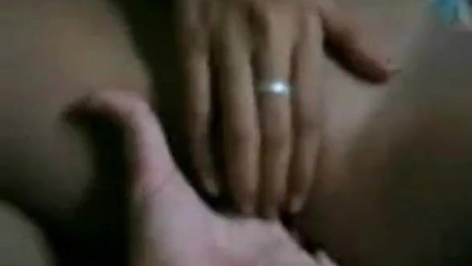 Belleza Asiática Amateur Muestra Sus Habilidades De Webcam