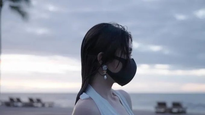 La Sensual Actuación De La Muñeca De Hong Kong En El Video Drip